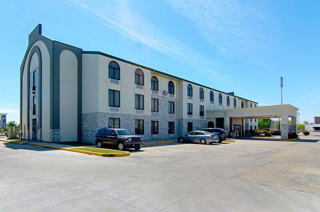 Quality Inn & Suites Near Tanger Outlet Mall Gonzales Εξωτερικό φωτογραφία