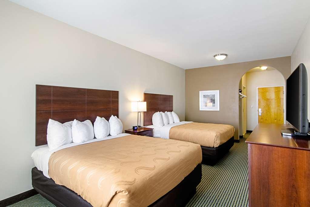 Quality Inn & Suites Near Tanger Outlet Mall Gonzales Δωμάτιο φωτογραφία