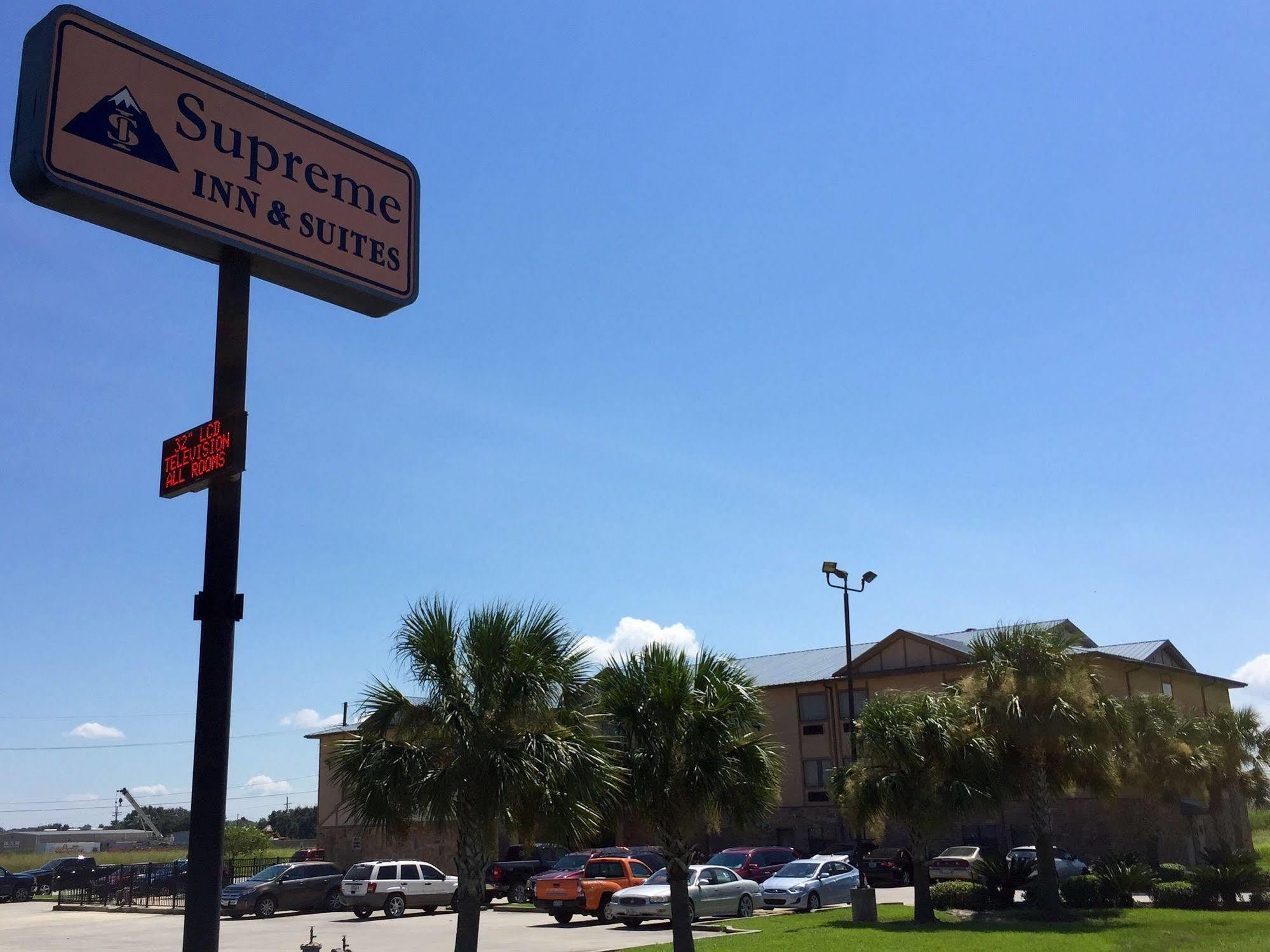 Quality Inn & Suites Near Tanger Outlet Mall Gonzales Εξωτερικό φωτογραφία