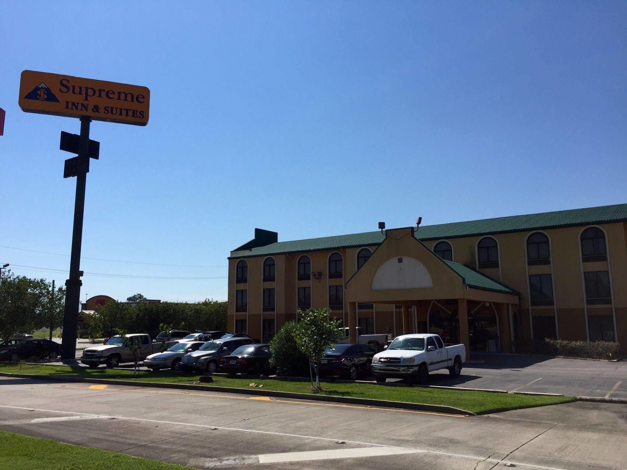 Quality Inn & Suites Near Tanger Outlet Mall Gonzales Εξωτερικό φωτογραφία