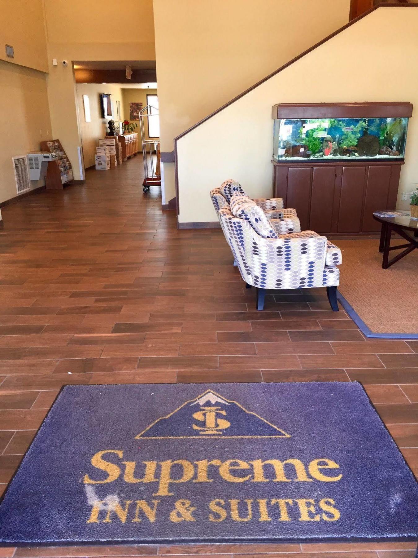 Quality Inn & Suites Near Tanger Outlet Mall Gonzales Εξωτερικό φωτογραφία