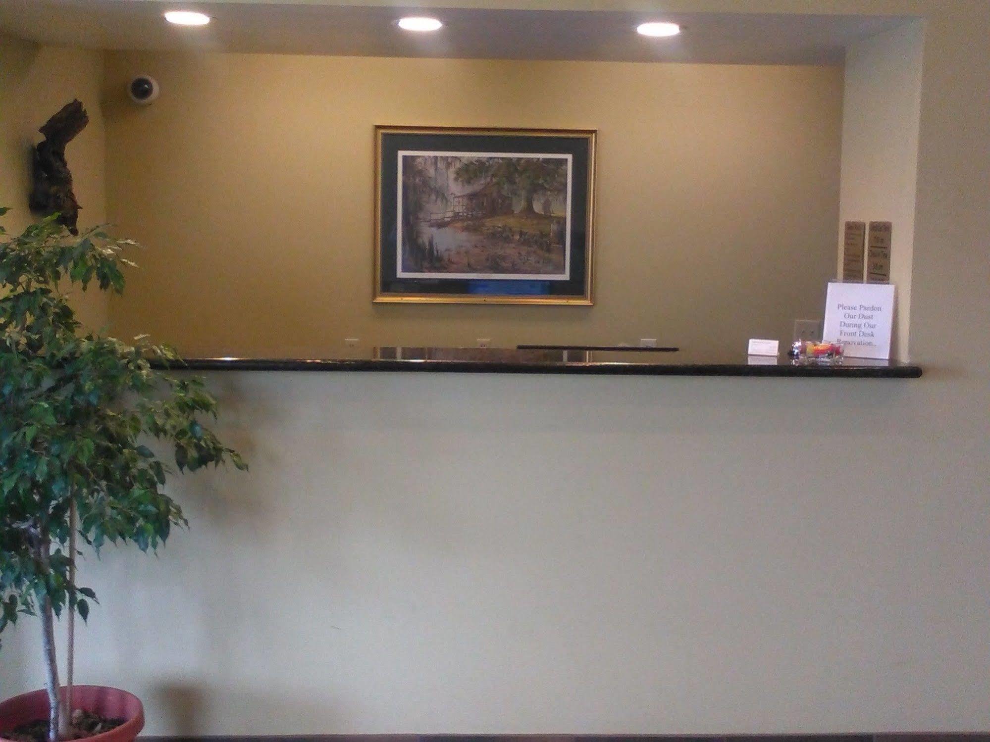 Quality Inn & Suites Near Tanger Outlet Mall Gonzales Εξωτερικό φωτογραφία